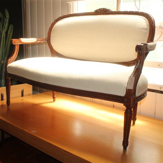 Salon settee